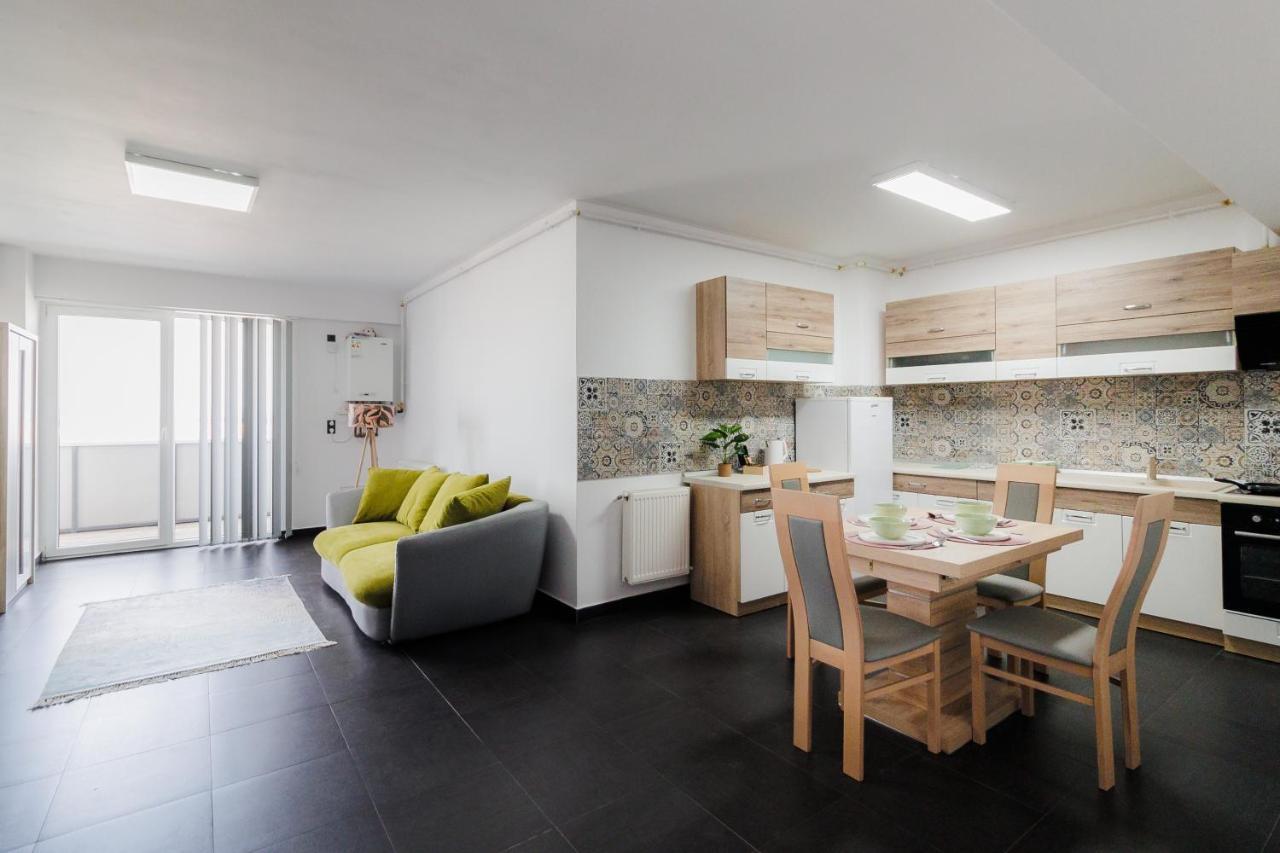 Plaza Apartment ساتو ماري المظهر الخارجي الصورة